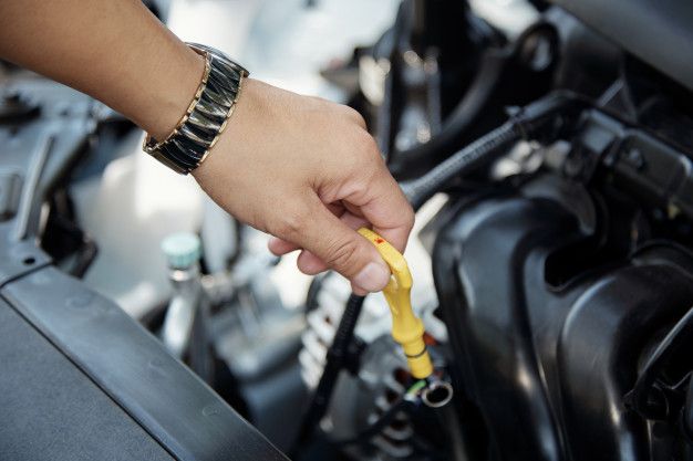 Comprobar aceite del coche